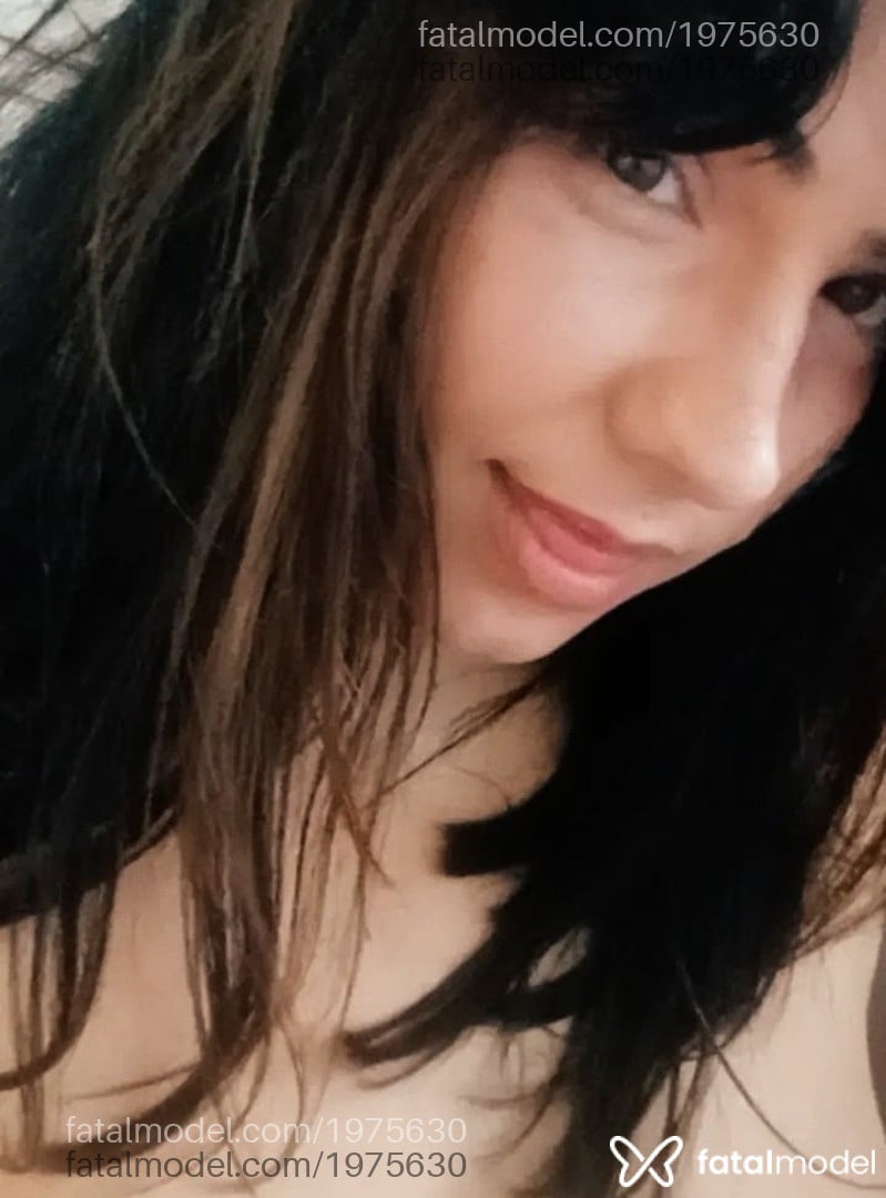 Acompanhante mulher morena (o) de olhos castanhos - Tininha