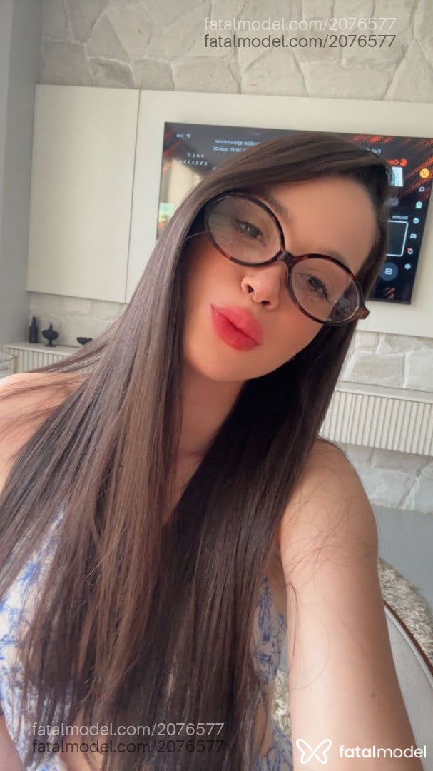 Acompanhante mulher com cabelo castanho de olhos castanhos - Melissa