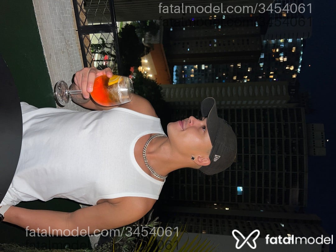 Acompanhante homem morena (o) de olhos castanhos - Caio Santos