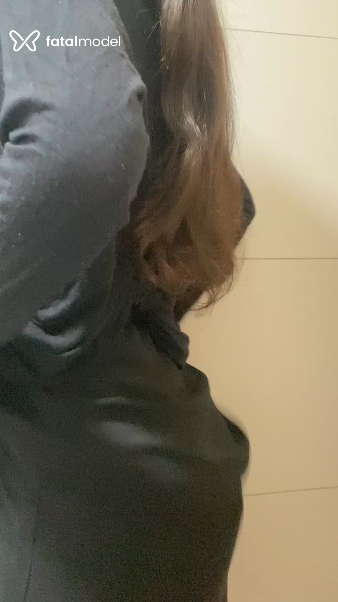 Acompanhante mulher com cabelo castanho de olhos mel - Jade Acompanhante mulher com cabelo castanho de olhos mel - Jade
