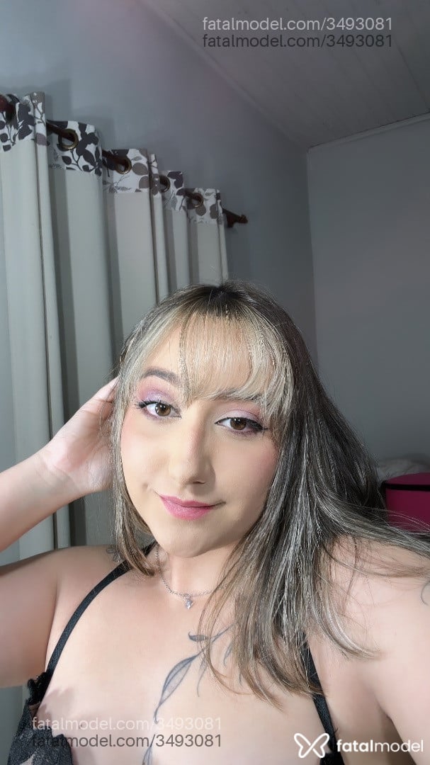 Acompanhante mulher morena (o) de olhos castanhos - Amanda