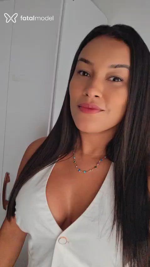 Acompanhante mulher com cabelo castanho de olhos castanhos - Maya