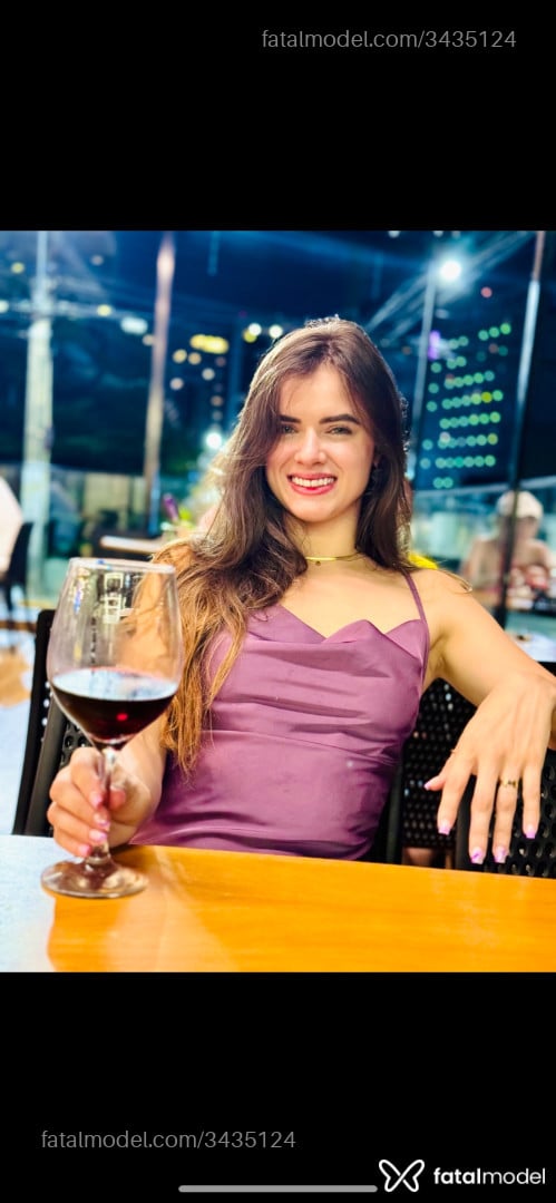 Acompanhante mulher com cabelo castanho de olhos castanhos - Vanessa