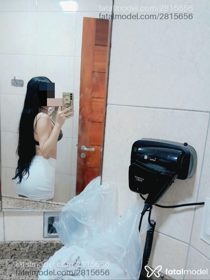 Acompanhante mulher morena (o) de olhos pretos - Cristal