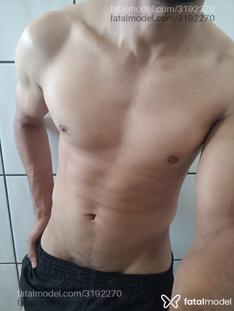 Acompanhante homem morena (o) de olhos pretos - Weshh