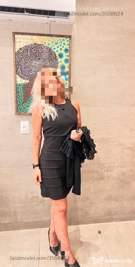 Acompanhante mulher loira (o) de olhos castanhos - Valentina