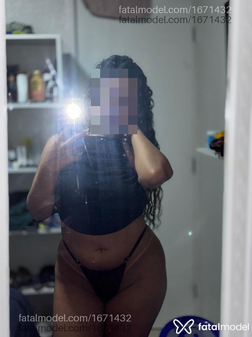 Acompanhante mulher com cabelo castanho de olhos castanhos - Kamila Acompanhante mulher com cabelo castanho de olhos castanhos - Kamila
