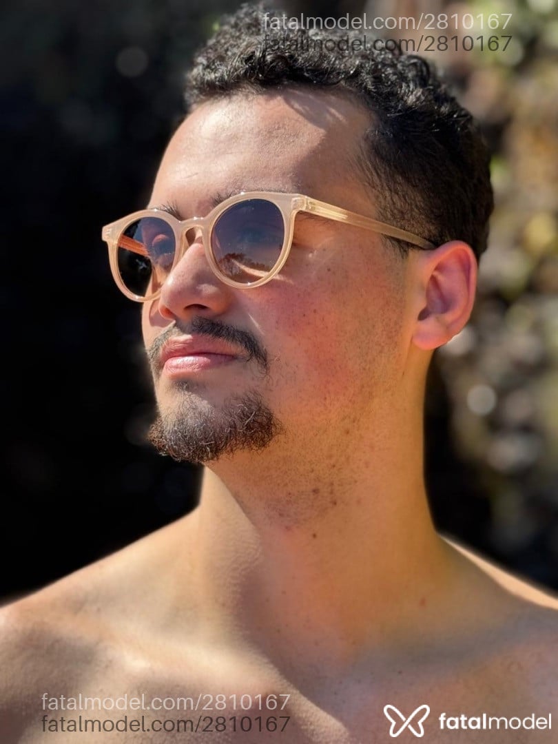 Acompanhante homem com cabelo castanho de olhos pretos - Lucão
