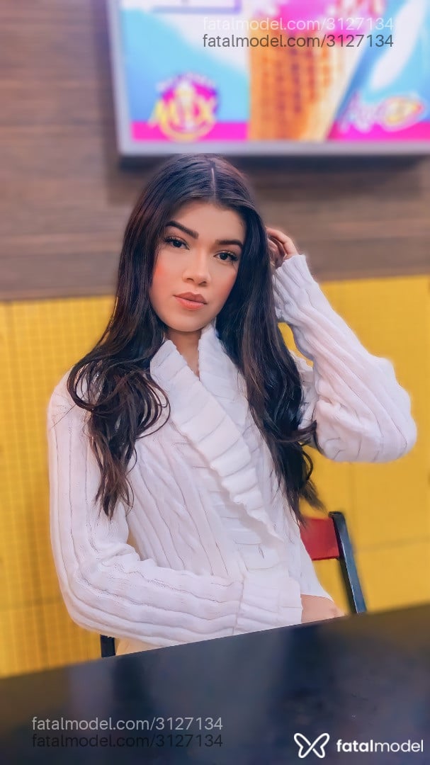 Acompanhante mulher com cabelo castanho de olhos pretos - Angel