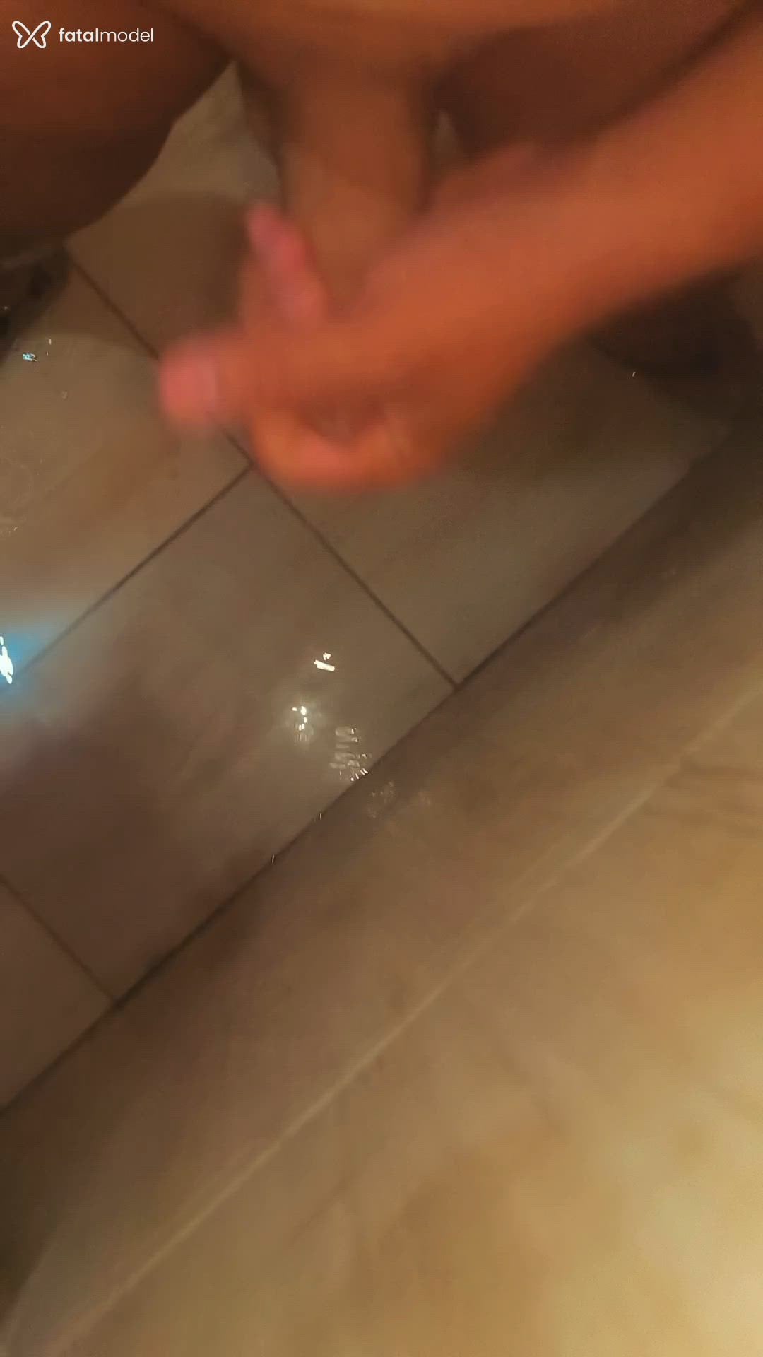Acompanhante homem com cabelo castanho de olhos castanhos - Mineiro