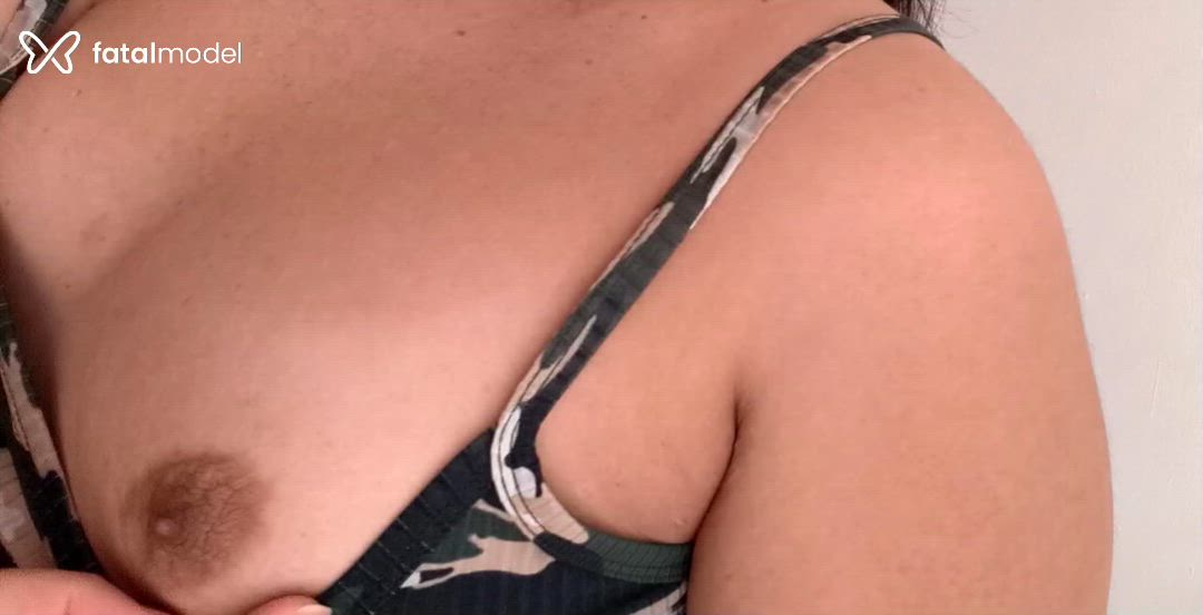 Acompanhante mulher trans morena (o) de olhos castanhos - Nathii