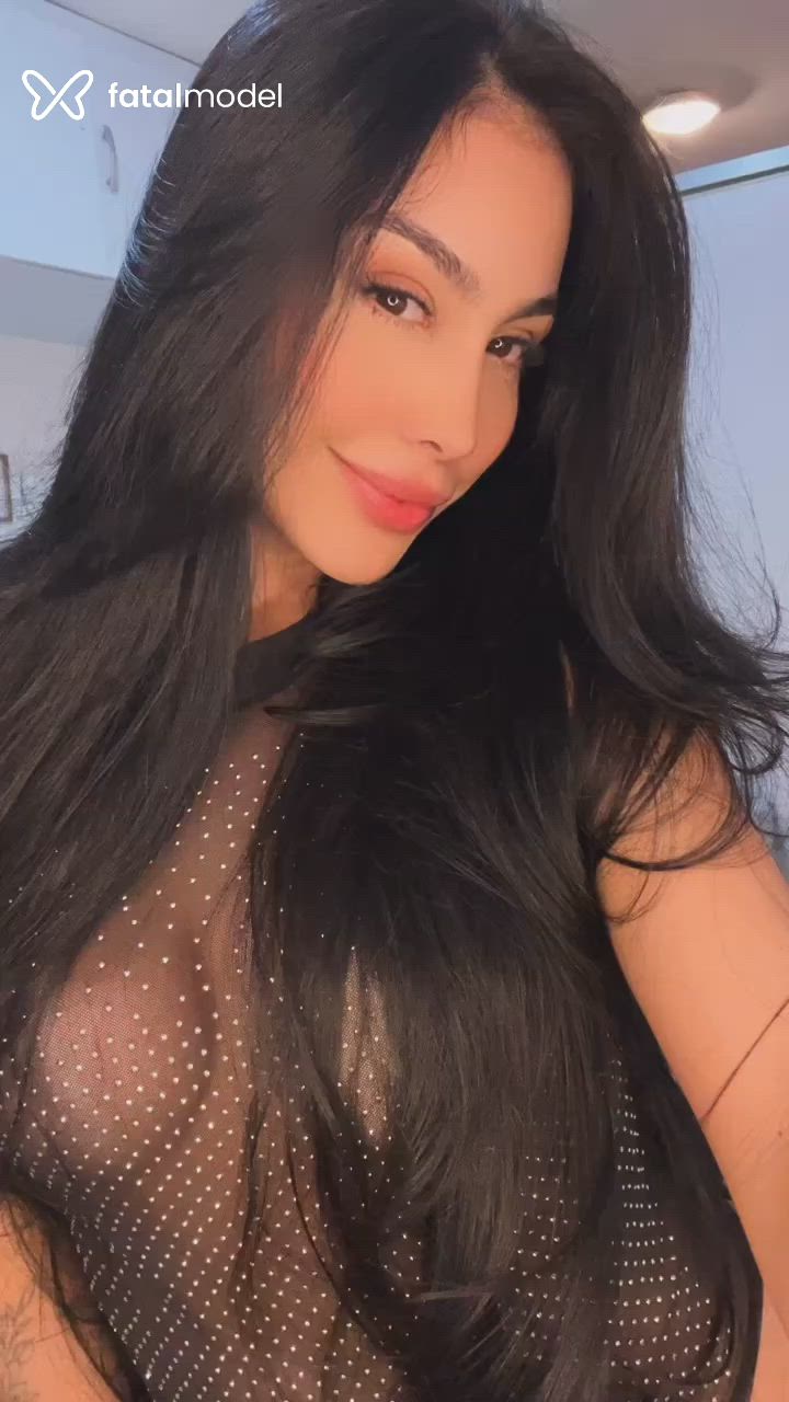 Acompanhante mulher morena (o) de olhos castanhos - Karen