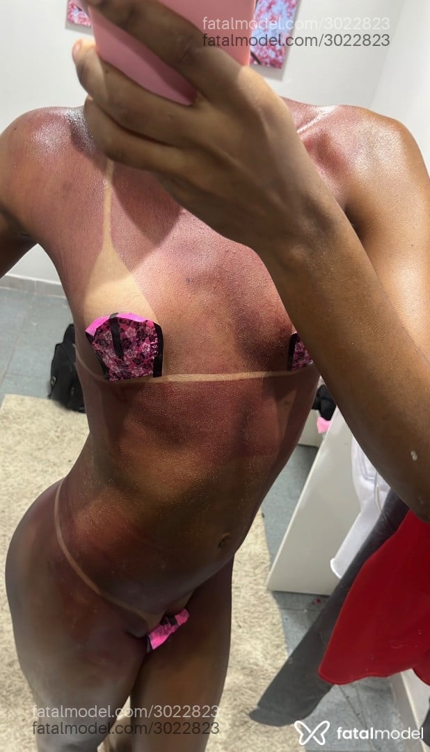 Acompanhante mulher trans morena (o) de olhos pretos - Moraes Acompanhante mulher trans morena (o) de olhos pretos - Moraes