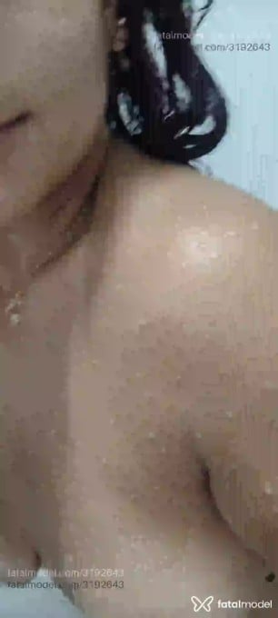 Acompanhante mulher com cabelo colorido de olhos castanhos em Belo Horizonte - Camila