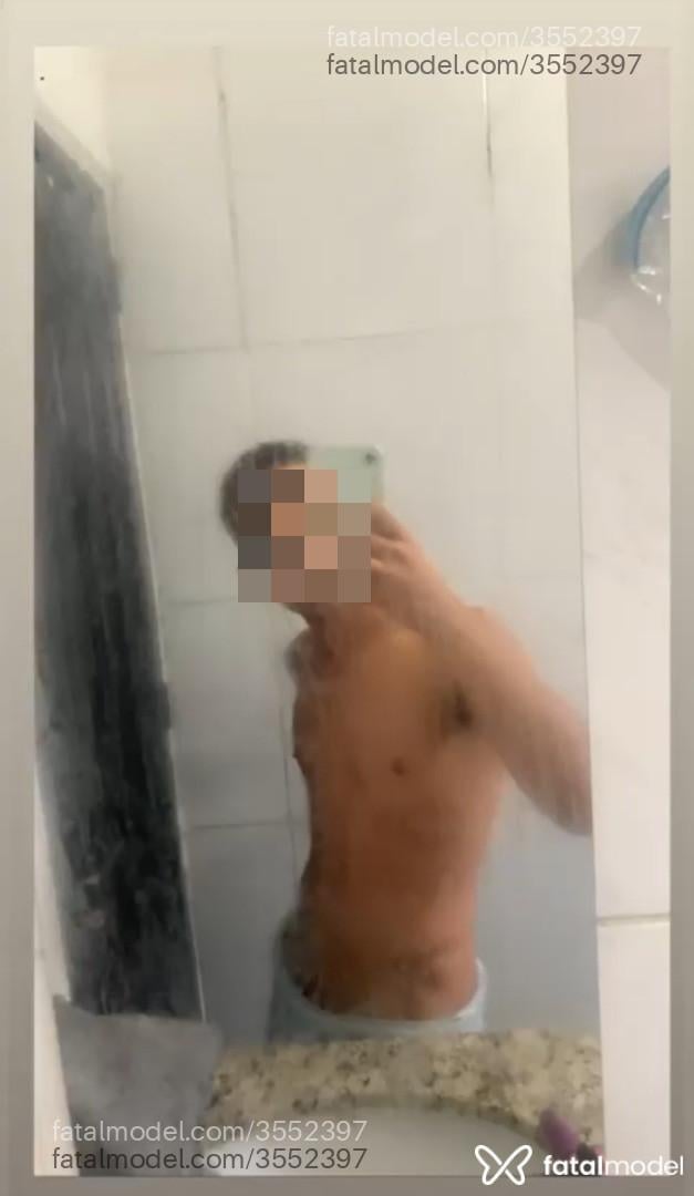 Acompanhante homem morena (o) de olhos castanhos - Danilo