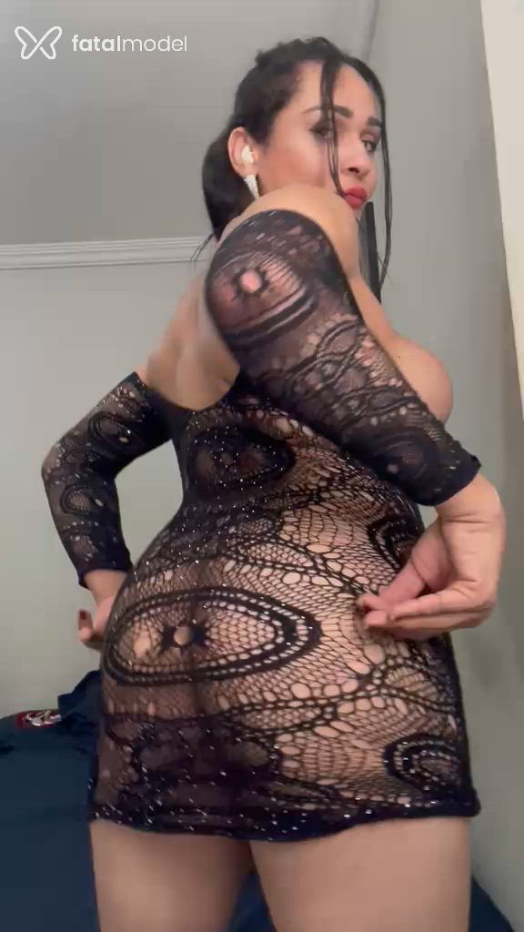 Acompanhante mulher trans com cabelo castanho de olhos verdes - Letícia Souza