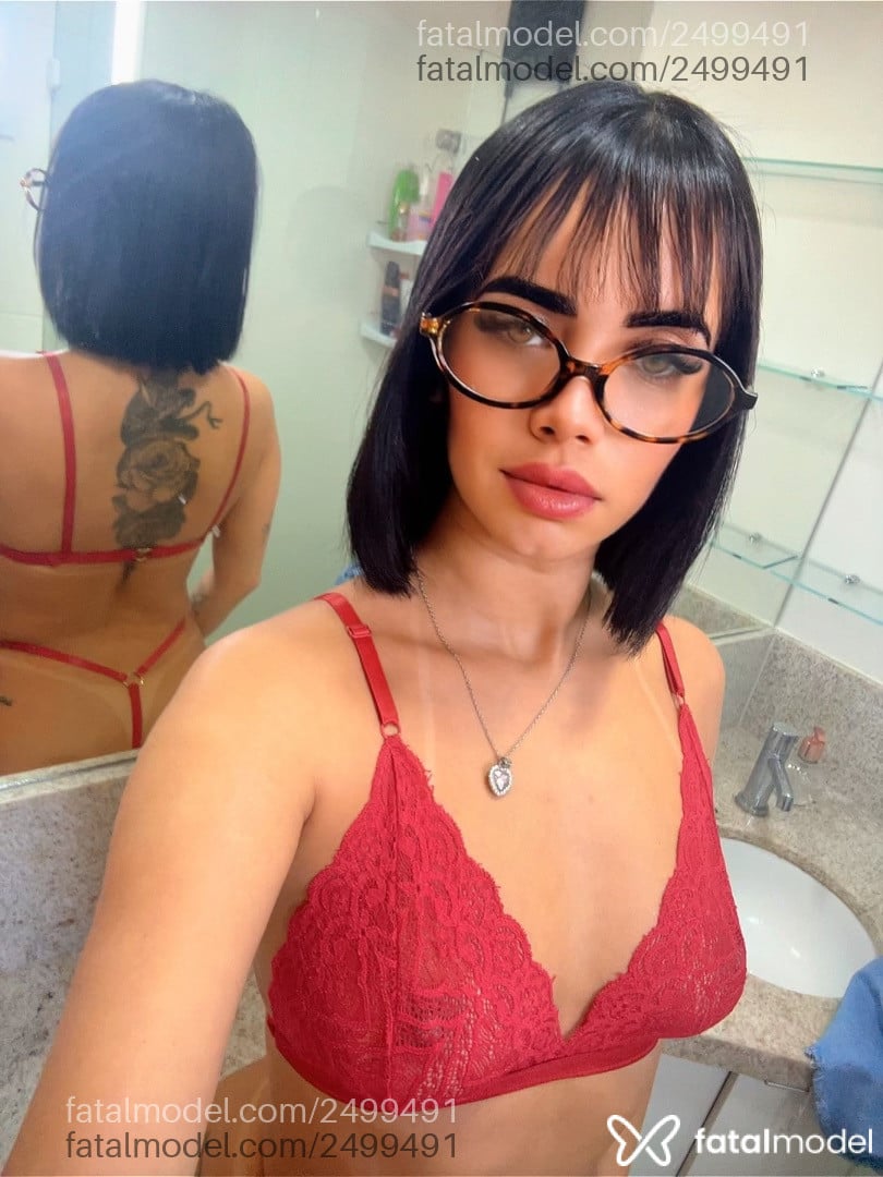 Acompanhante mulher morena (o) de olhos mel - Luisa Martins