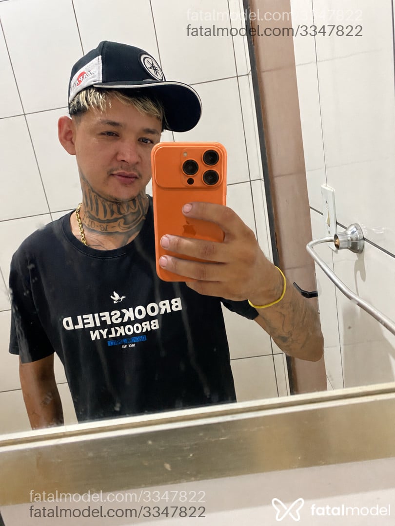 Acompanhante homem com cabelo castanho de olhos castanhos - Lucas
