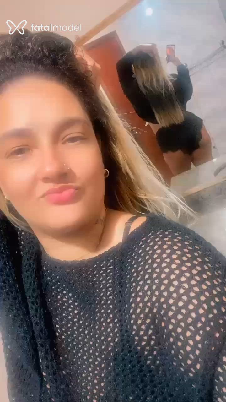 Acompanhante mulher loira (o) de olhos mel - Leona
