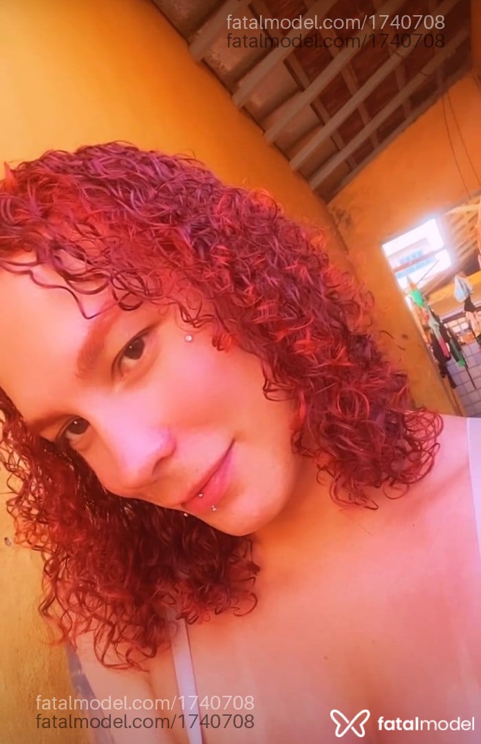 Acompanhante mulher trans morena (o) de olhos castanhos - Gabrielly