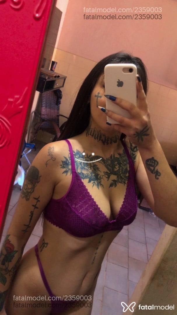 Acompanhante mulher morena (o) de olhos castanhos - Felicia