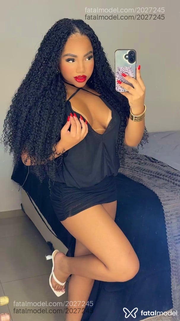 Acompanhante mulher morena (o) de olhos castanhos - Bela