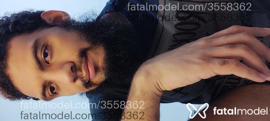 Acompanhante homem com cabelo castanho de olhos castanhos - Diogo Antunes