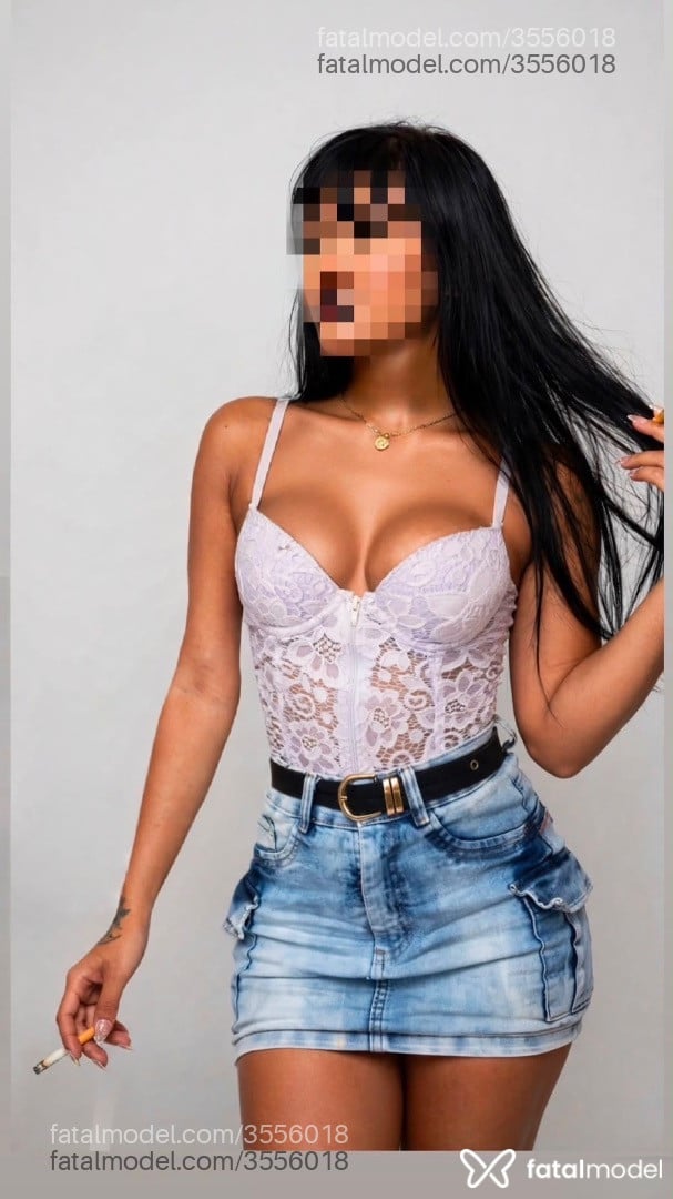 Acompanhante mulher morena (o) de olhos castanhos - Aryel Santana