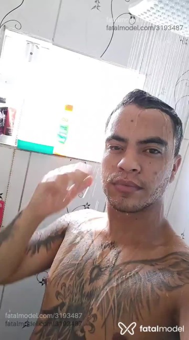 Acompanhante homem morena (o) de olhos castanhos em Balneário Camboriú - Bruno