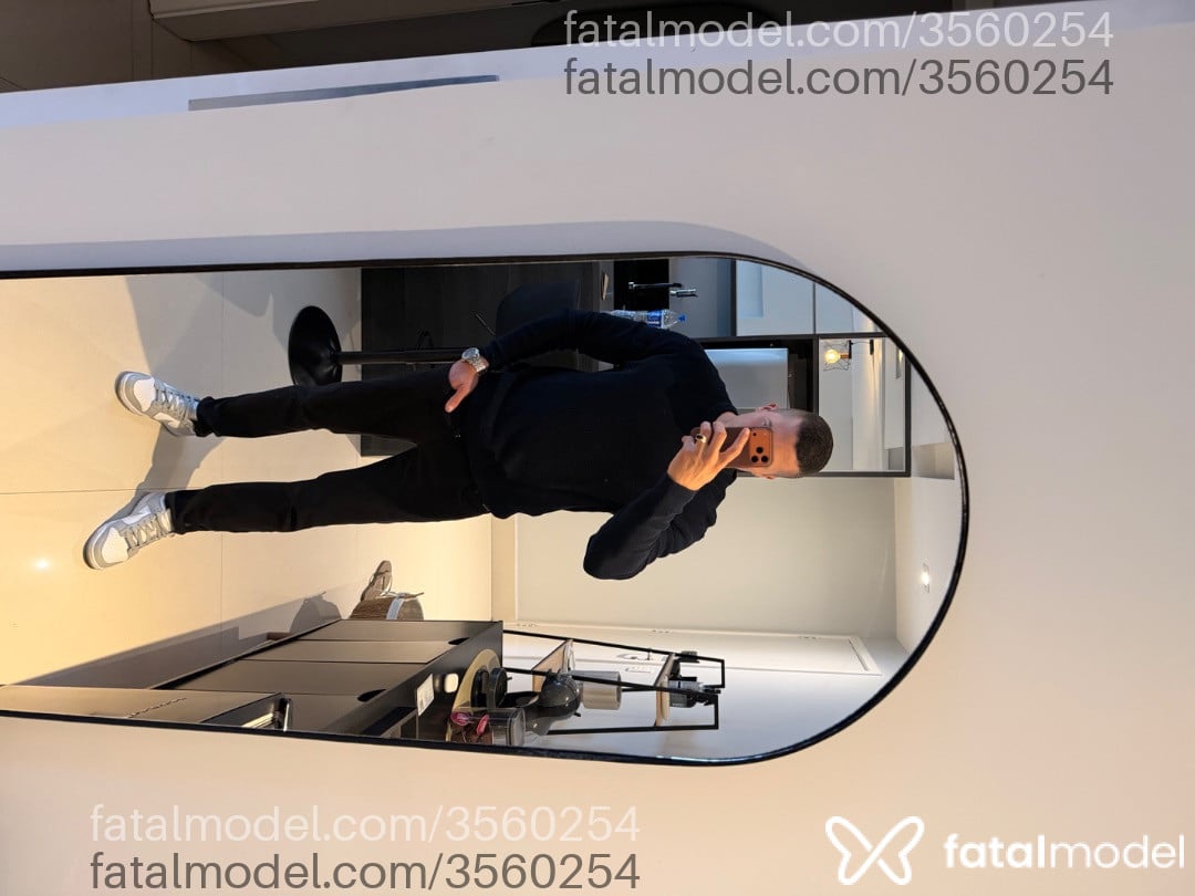 Acompanhante homem com cabelo castanho de olhos castanhos - Michael hoff