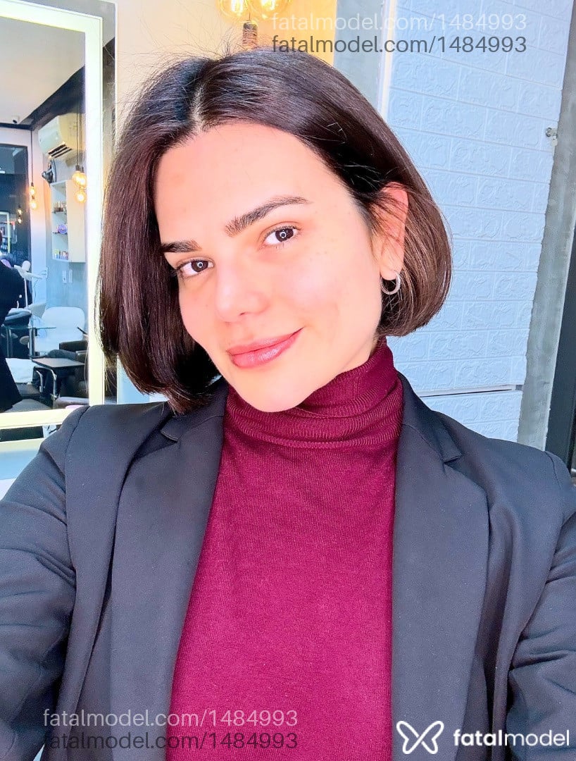 Acompanhante mulher com cabelo castanho de olhos pretos - Laís Albuquerque