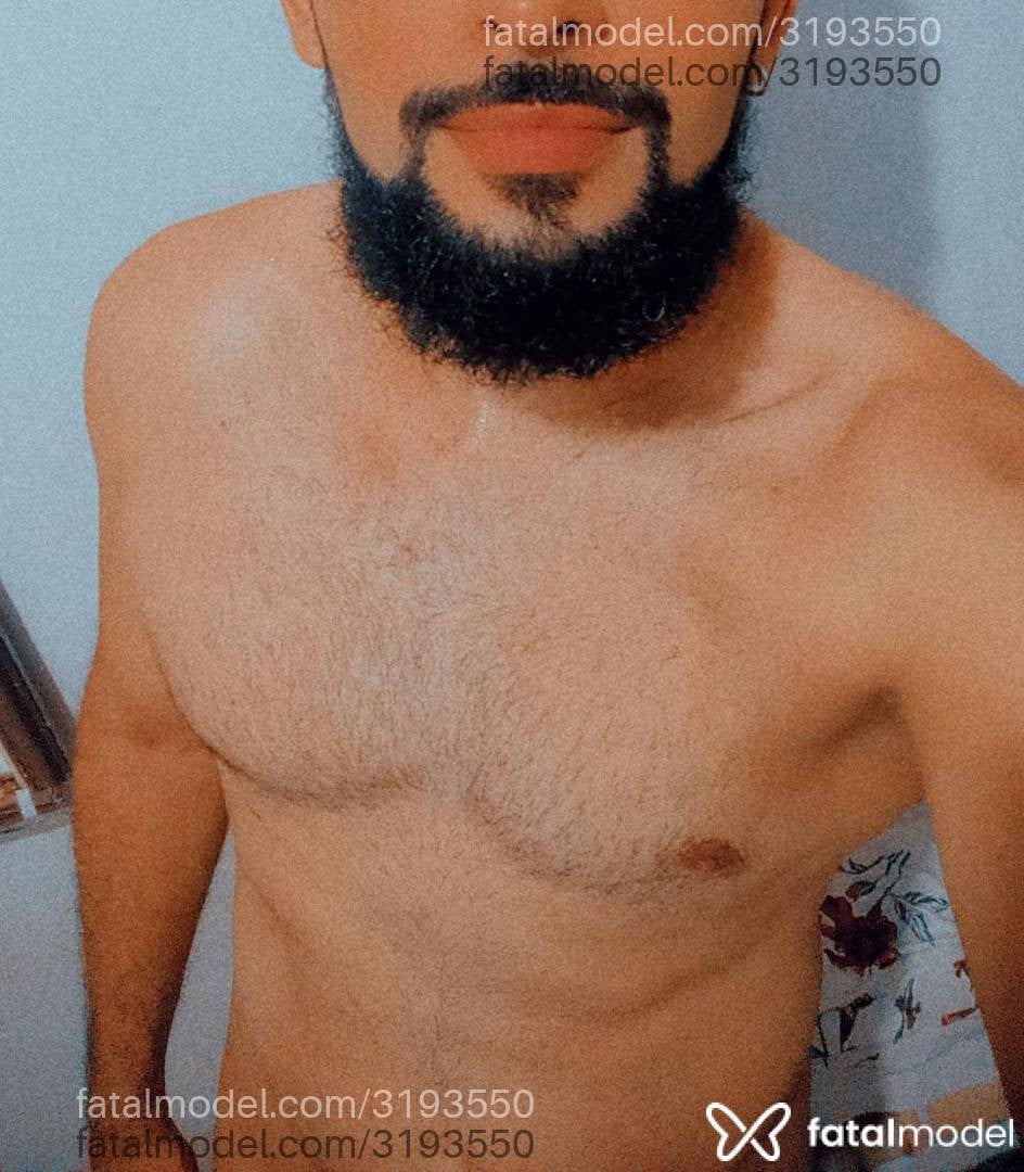 Acompanhante homem morena (o) de olhos castanhos - Sousa