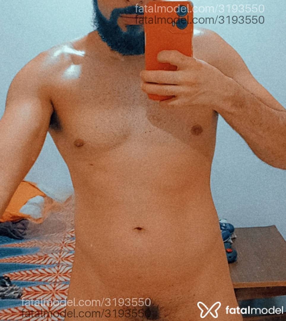 Acompanhante homem morena (o) de olhos castanhos - Sousa