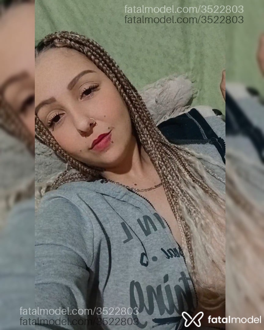 Acompanhante mulher loira (o) de olhos castanhos - Anitta