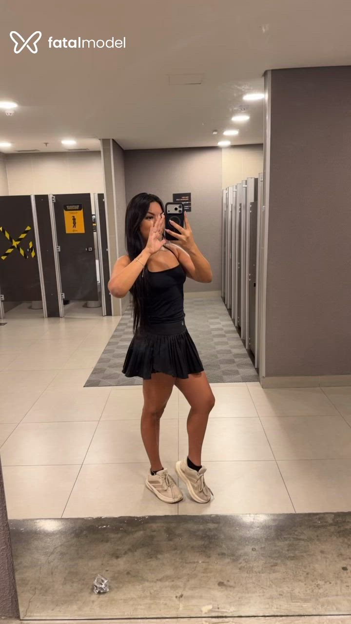 Acompanhante mulher morena (o) de olhos pretos - Júlia Acompanhante mulher morena (o) de olhos pretos - Júlia