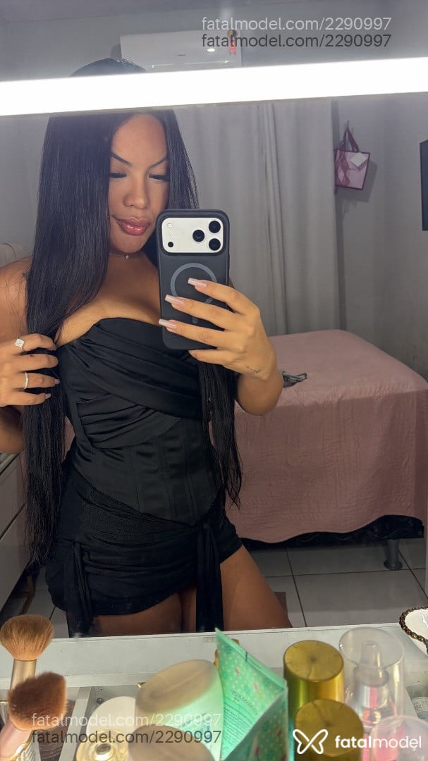 Acompanhante mulher morena (o) de olhos pretos - Júlia Acompanhante mulher morena (o) de olhos pretos - Júlia