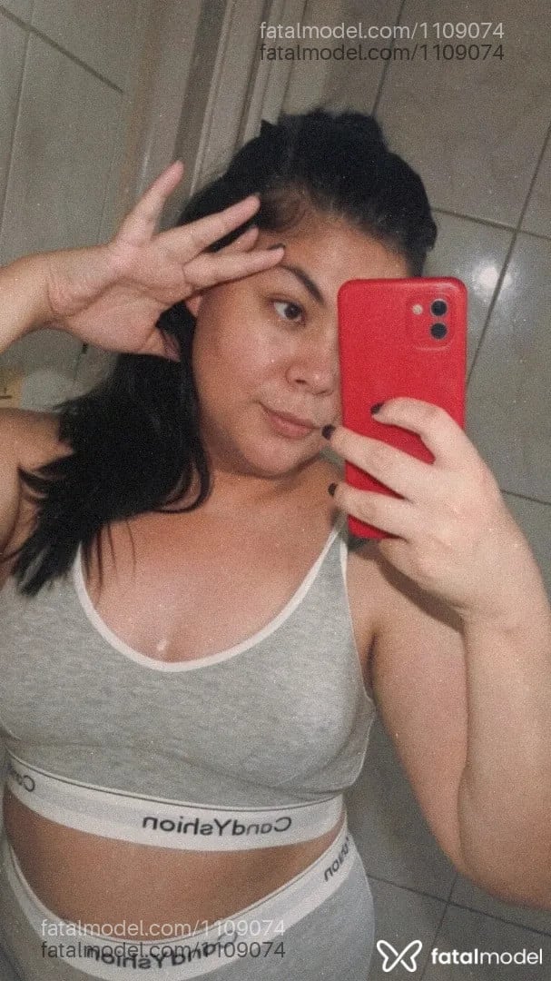 Acompanhante mulher trans morena (o) de olhos castanhos - Roberta Lopes