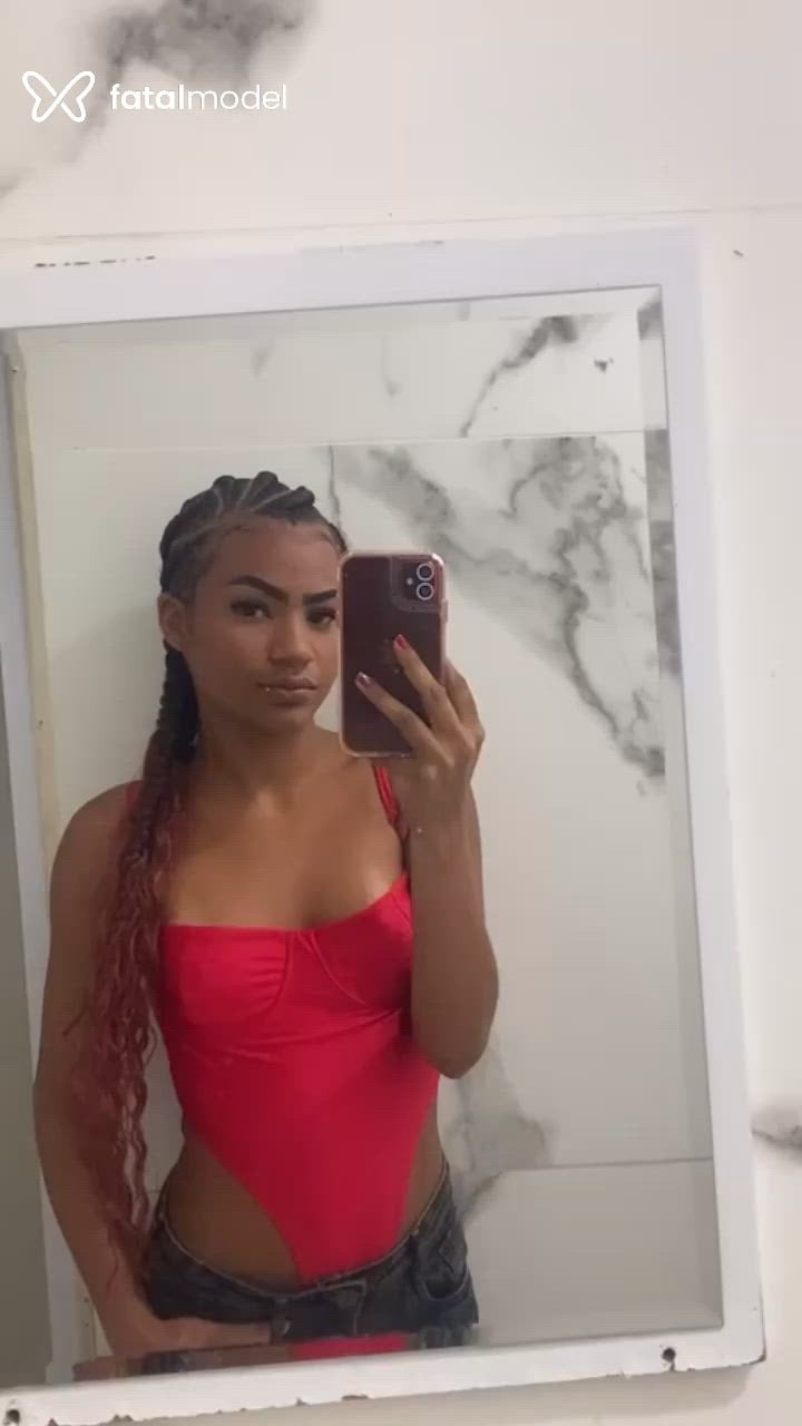 Acompanhante mulher morena (o) de olhos castanhos - Lunna