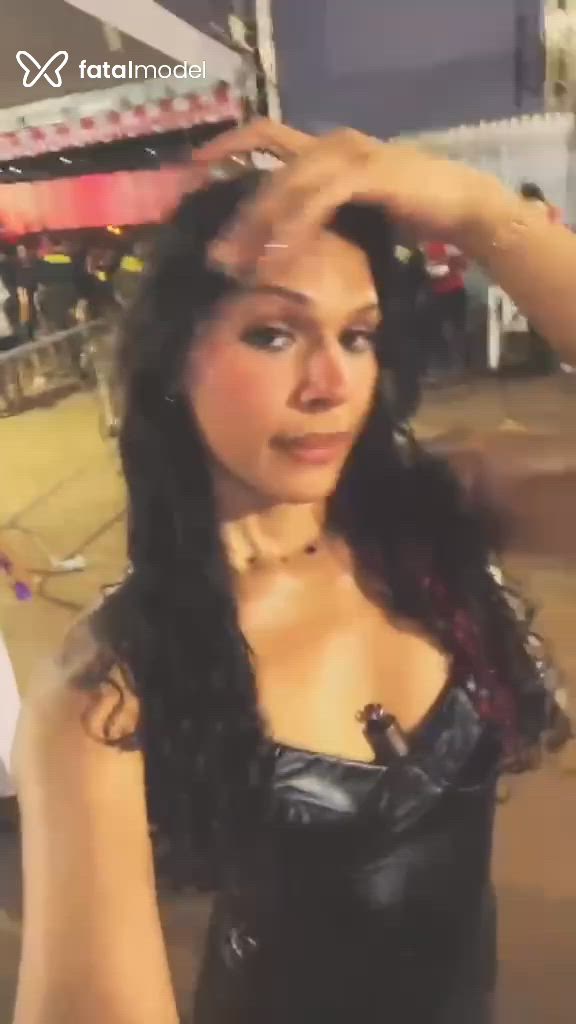 Acompanhante mulher trans com cabelo castanho de olhos castanhos - Thiffanny Proença