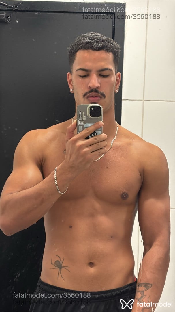 Acompanhante homem morena (o) de olhos castanhos - Rian Santos