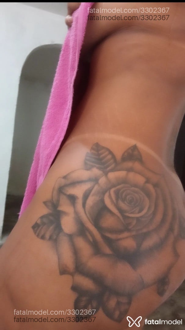 Acompanhante mulher morena (o) de olhos pretos - Dalila