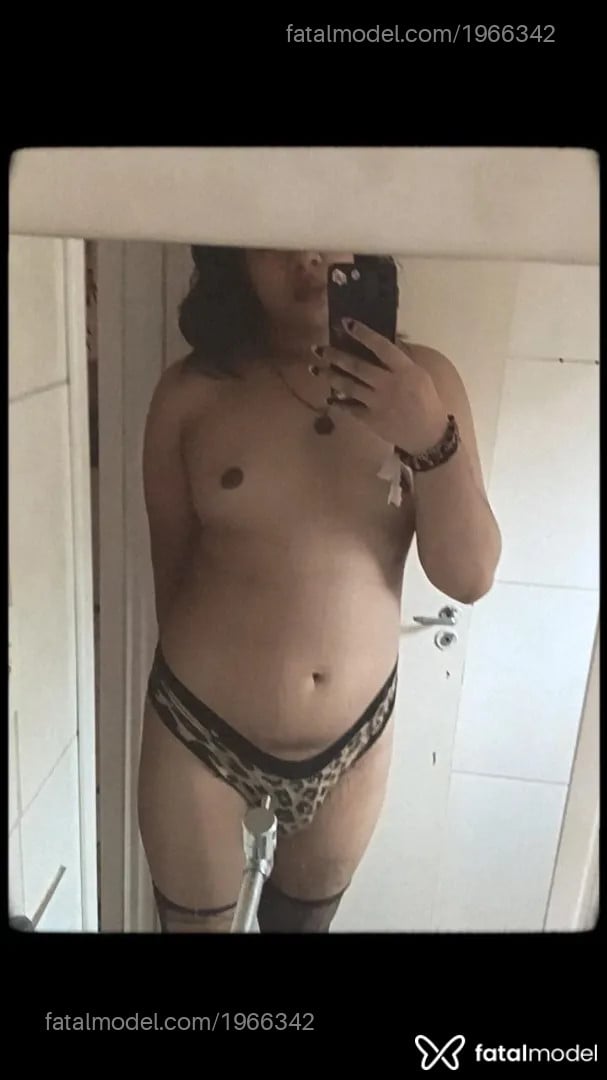 Acompanhante mulher trans morena (o) de olhos castanhos - Angel