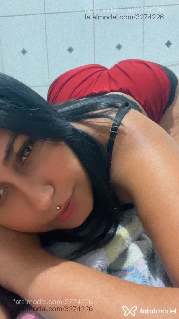 Acompanhante mulher morena (o) de olhos castanhos - Indiah Khalifa