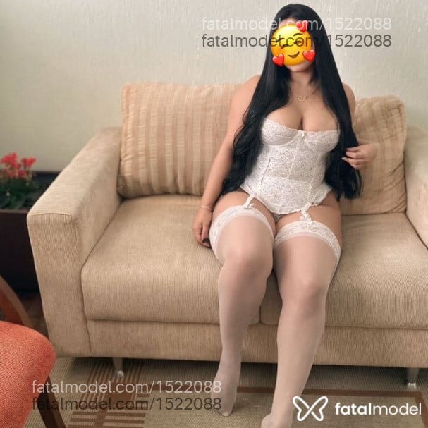 Acompanhante mulher morena (o) de olhos castanhos - Gabriella