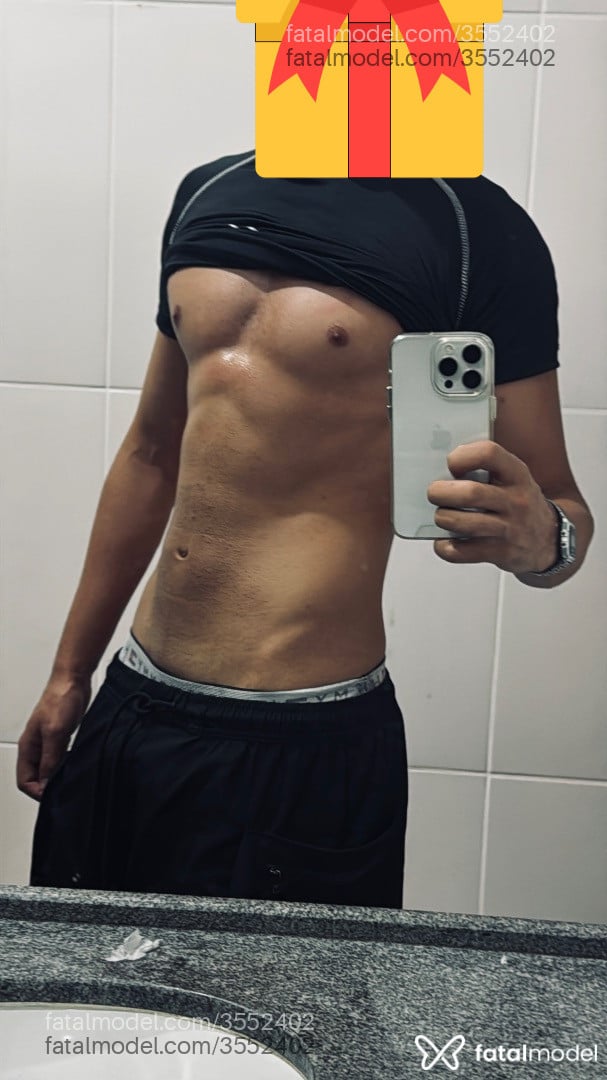 Acompanhante homem morena (o) de olhos castanhos - Henri