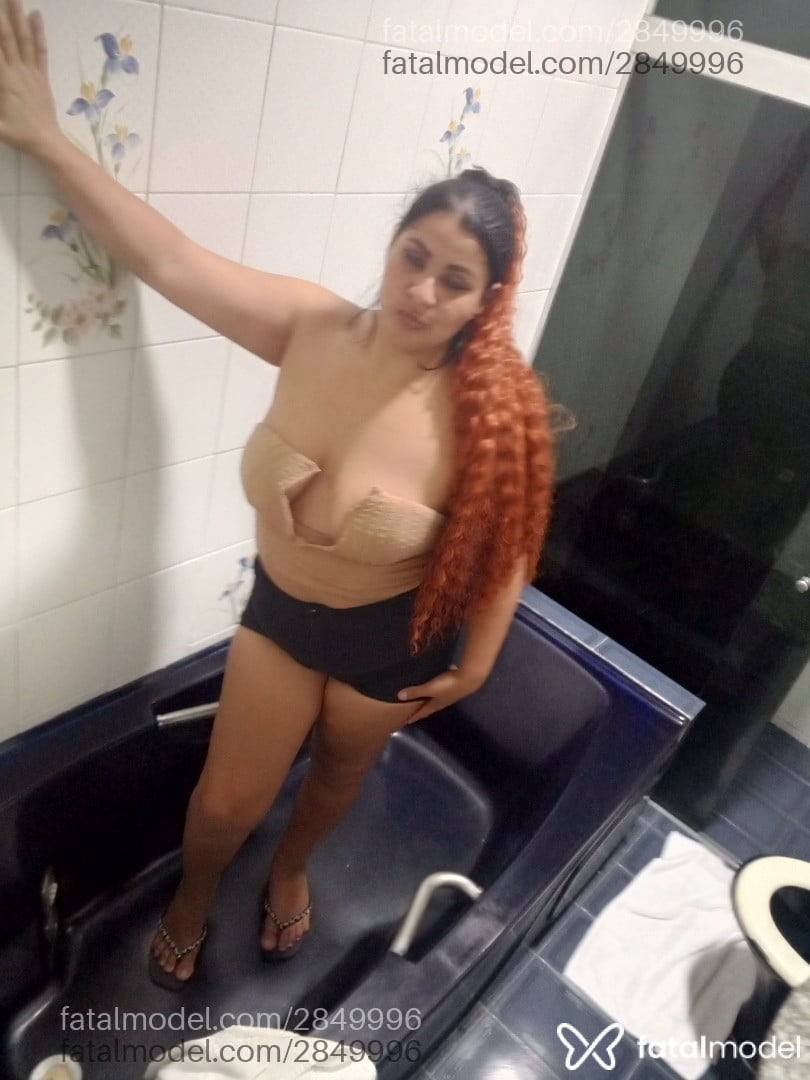 Acompanhante mulher morena (o) de olhos mel - Mel melane