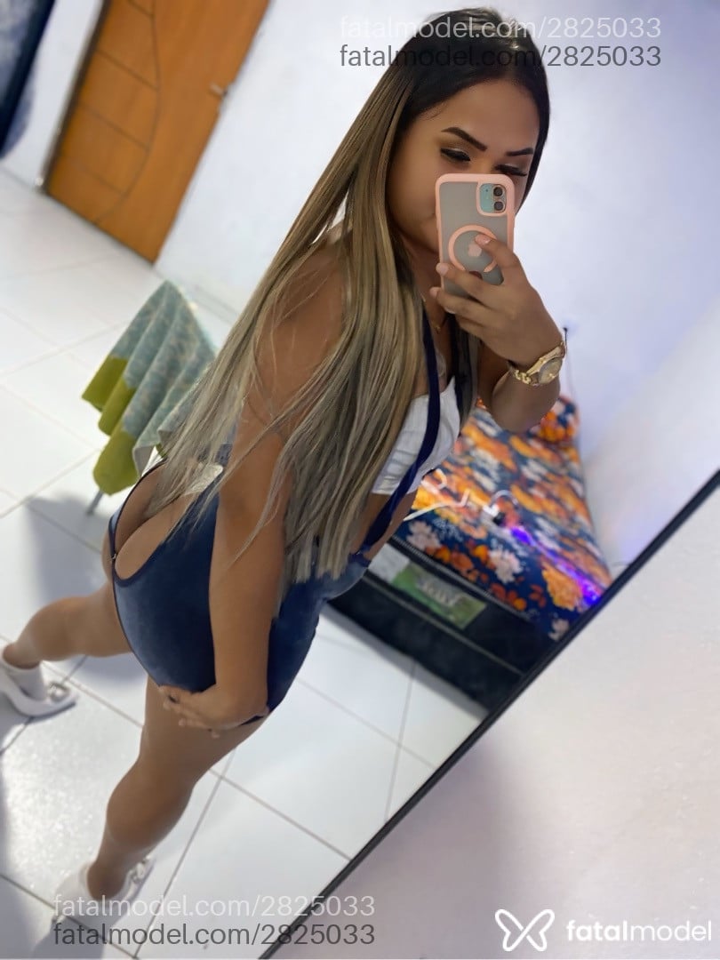 Acompanhante mulher trans morena (o) de olhos castanhos - Agatha Paiva
