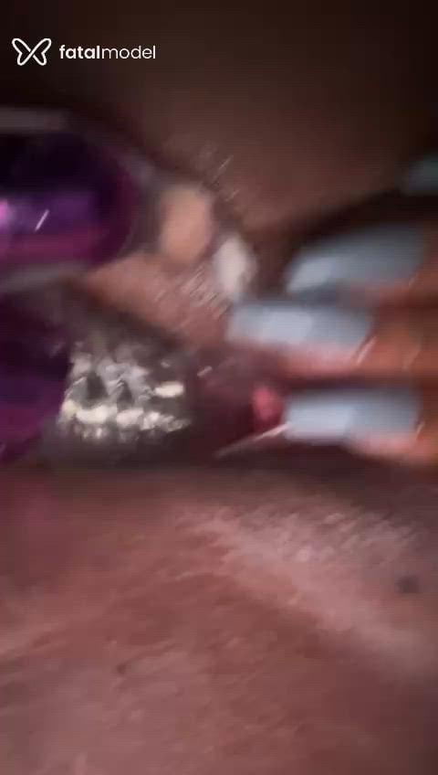 Acompanhante mulher morena (o) de olhos castanhos - Manu Monteiro