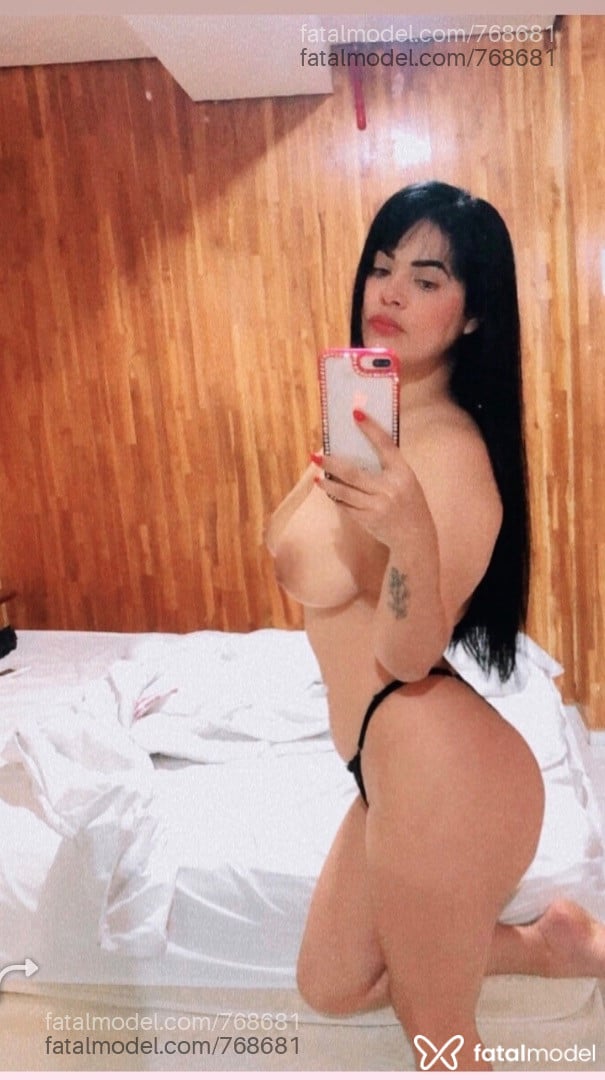 Acompanhante mulher morena (o) de olhos pretos - PRISCILLA