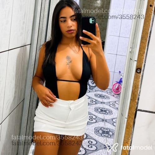 Acompanhante mulher morena (o) de olhos castanhos - Crystina